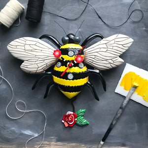 Buzz Bee Pendulum Clock
